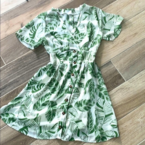 Sienna Sky Dresses & Skirts - NWOT Sienna Sky Button detail dress! Sz S